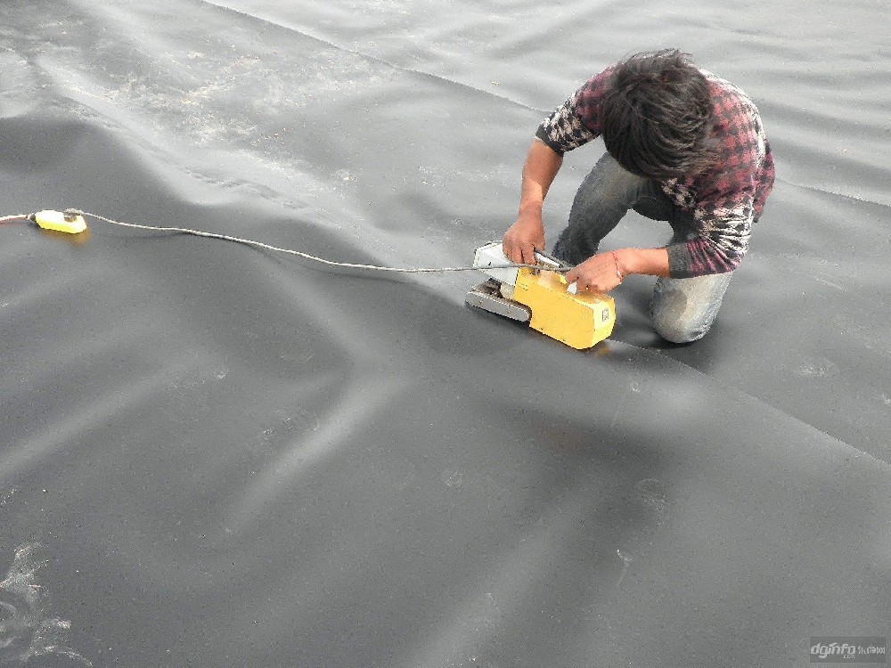 嘉海污水處理池防滲膜